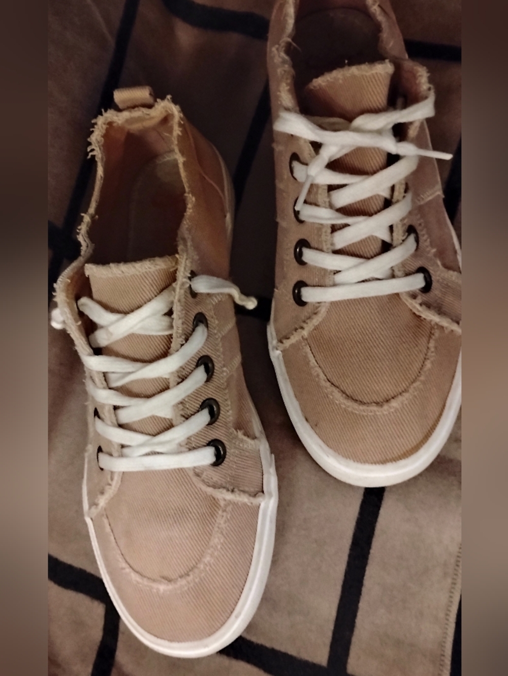 Size 9 Light Pink Jellypop Sneakers Distressed Pastel Great Condition